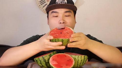 最搞笑的吃瓜图片,这瓜太甜了！