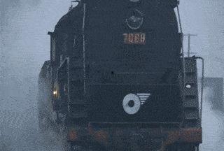 抗日神剧瓜哥吃瓜,瓜哥吃瓜，揭秘战争年代的另类“瓜田”