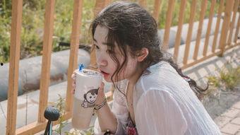 元气少女吃瓜照片高清,高清美照下的青春风采