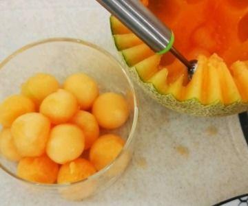 吃虾尾后能吃哈密瓜吗,哈密瓜的甜蜜邂逅