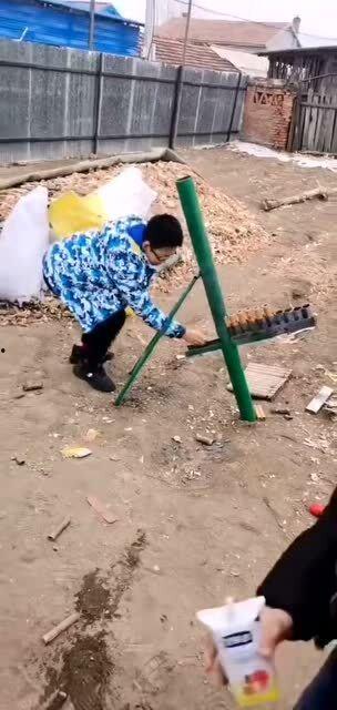 吃席吃瓜的动态图