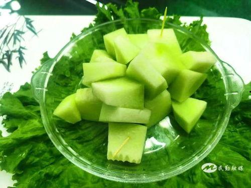 海南黎族人吃蜜瓜,蜜瓜飘香中的甜蜜生活