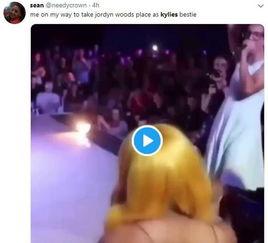 凯莉吃瓜图片,揭秘娱乐圈幕后真相